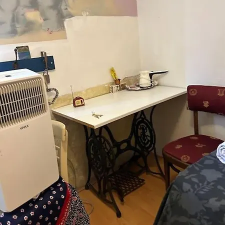 Cute In Apartment Split